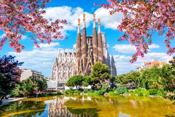 All You Need to Know About Official Sagrada Familia Barcelona Tickets 2025