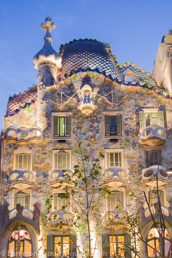 Barcelona's Iconic Landmarks: Casa Batlló and Sagrada Familia 2025