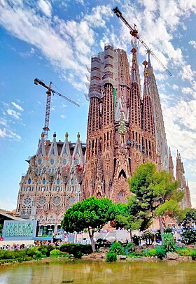 Barcelona's Iconic Sagrada Familia: A Fascinating Journey Through History (Wikipedia - Deutsch) 2025