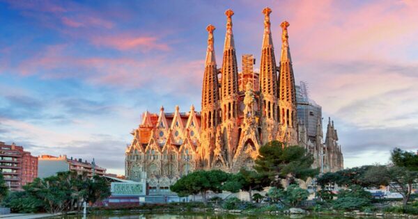 Barcelona's Sacred Family with a Stunning Rooftop Bar: A Must-Visit Experience 2025