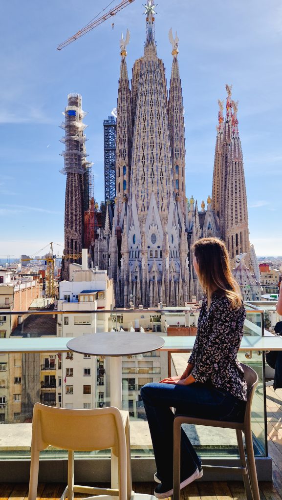 Barcelona's Sagrada Familia Rooftop Bar: A Breathtaking View of the City's Iconic Landmark 2025