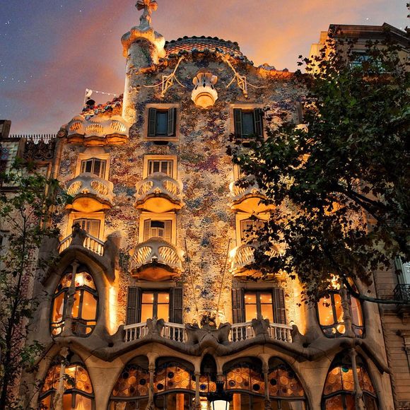 Casa Batlló: A Famous Landmark 2025