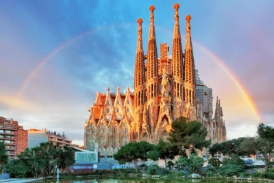 Convenient Western Union Services at Sagrada Familia Barcelona |94