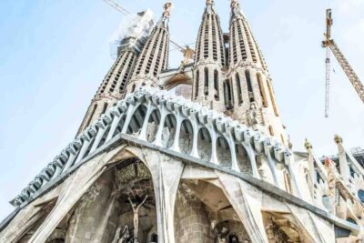 Discover the Magical Sagrada Familia: Opening Hours and Tips for Your Visit in Barcelona