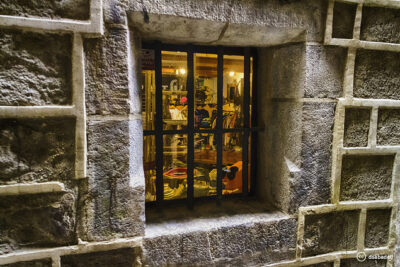 Discover unique boutiques and artisan shops in the Gothic Quarter