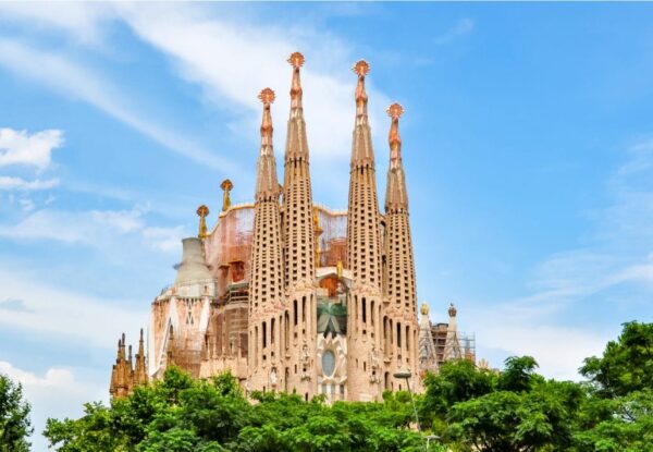 Discovering Barcelona: Is Sagrada Familia Closed? A Guide for Travelers 2025