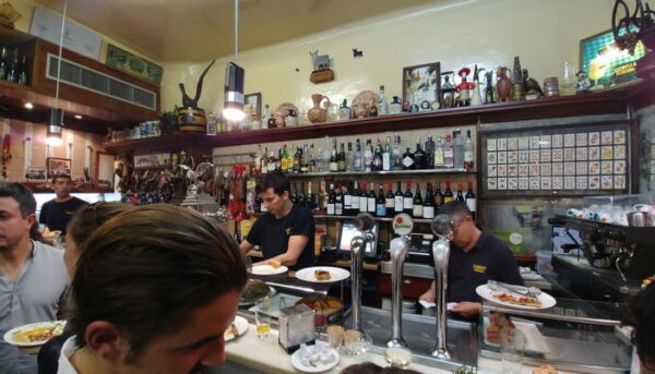 El Xampanyet: Classic Bar with Catalan Cuisine & Wine 2025