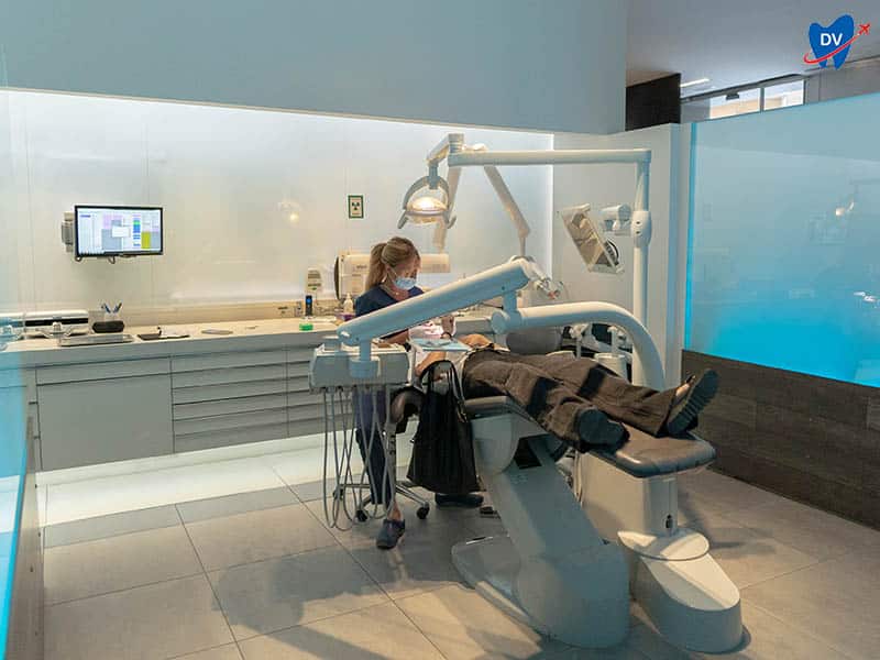 Experience Top-notch Dental Care at Uros Associats Clinic near Sagrada Familia, Barcelona|94 2025