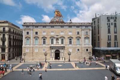 Explore Barcelona Cathedral and Plaça Sant Jaume