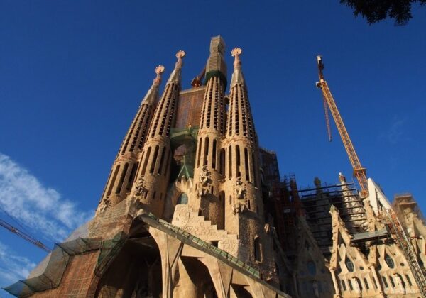 Exploring Barcelona: A Visit to the Sagrada Familia and the Barca Store 2025