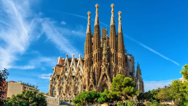 From La Sagrada Familia to Barcelona Port: A Journey through Architectural Masterpieces and Maritime Marvels 2025