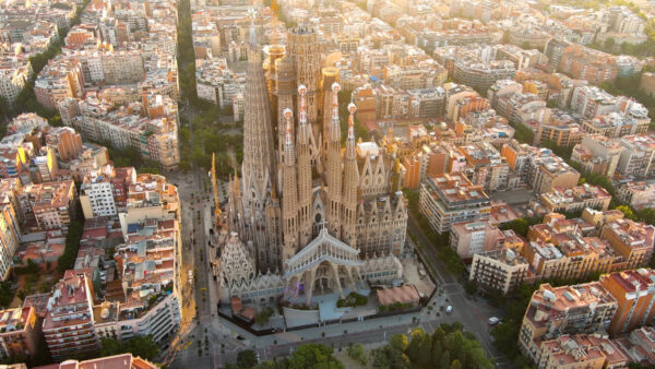 From La Sagrada Familia to Barcelona Port: Exploring the Beauty and Charm of Barcelona's Landmarks 2025