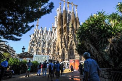 From La Sagrada Familia to Barcelona Port: Exploring the Best of Barcelona's Iconic Landmarks