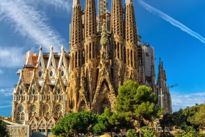 From Sagrada Familia to Barcelona Port: Exploring the Architectural Wonders and Coastal Charm