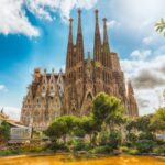 From the Majestic Sagrada Familia to the Exotic Barcelona Zoo: A Perfect Day of Adventure in Barcelona