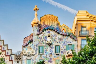 Get your Casa Batlló tickets online or from authorized vendors. Recommended to book ahead.