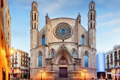 Go right on Carrer d'Avinyó to Basilica Santa Maria del Mar