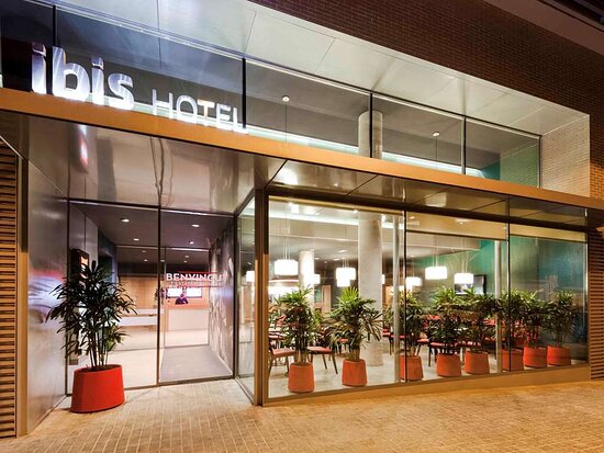 Ibis Barcelona Sagrada Familia: A TripAdvisor's Top Pick for an Unforgettable Stay 2025