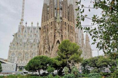 Is Sagrada Familia Free? (30 characters)