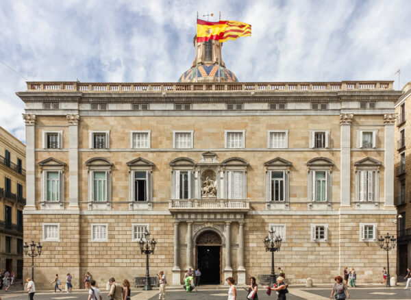 Palau de la Generalitat: Historic Beauty & Views 2025