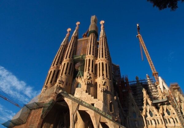 Sagrada Familia Barcelona Official Website: Exploring the Architectural Marvel of Gaudí 2025