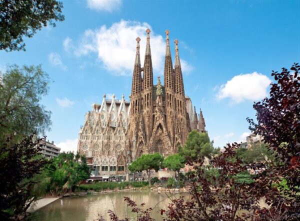 Sagrada Familia: Is It Closed? Everything You Need to Know 2025