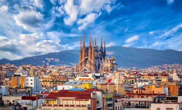 Smooth Transfers: From Sagrada Familia to Barcelona Airport - A Guide for Travelers 2025