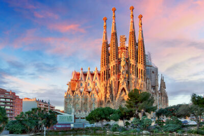 The Completed Sagrada Familia: Immersive Beauty Unveiled