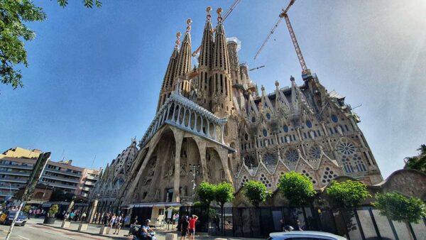 The Fascinating History of Barcelona's Sagrada Familia: A Brief Overview 2025