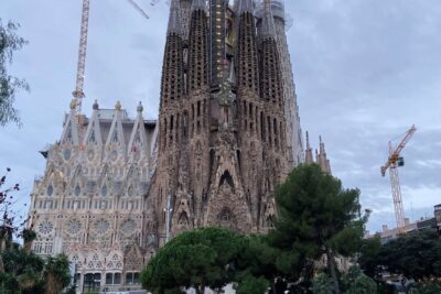 The Magnificent Sagrada Familia: A Jewel in the Heart of Barcelona