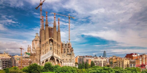 The Majestic Beauty of Sagrada Familia: Barcelona's Iconic Towers 2025