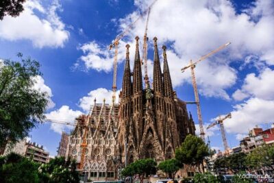 The Majestic Beauty of Sagrada Familia in Barcelona: A Must-Visit Landmark