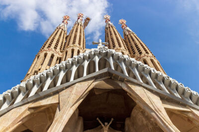 The Ultimate Guide to Sagrada Familia in Barcelona: Key Information and Tips