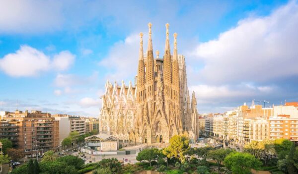 The Ultimate Guide to Staying at a Residence Near Sagrada Familia, Barcelona 2025