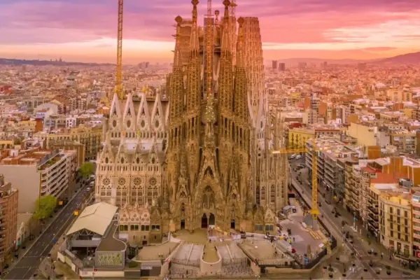 The Unfinished Marvel: Sagrada Familia Barcelona – Why Not Finished Yet? 2025