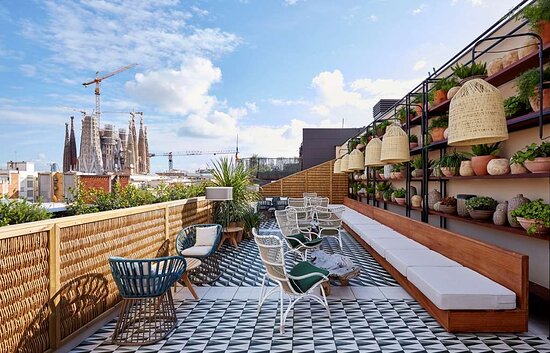 Top Hotels near Sagrada Familia: A Spectacular Stay in Barcelona, Spain 2025