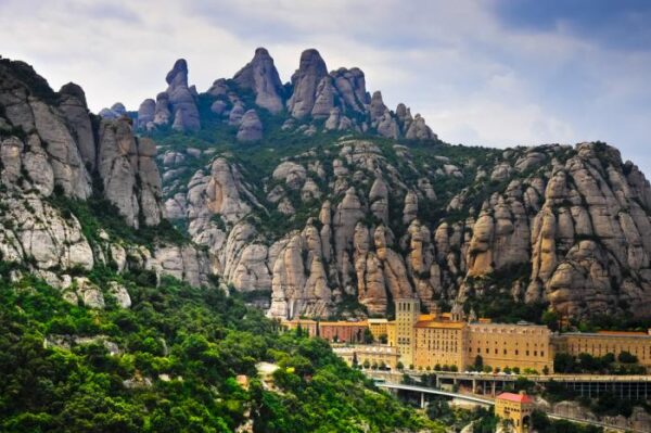 A Perfect Day in Montserrat: How to Make the Most of Your Time 2025