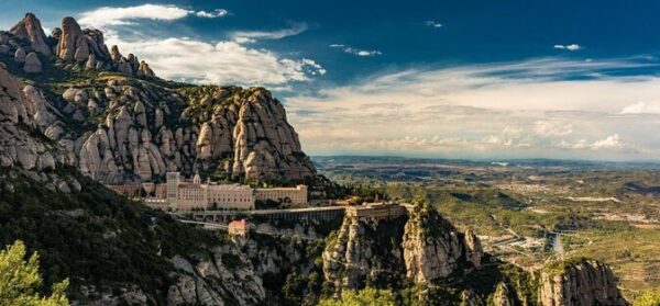 Discover the Majestic Montserrat Mountain Monastery near Barcelona 2025