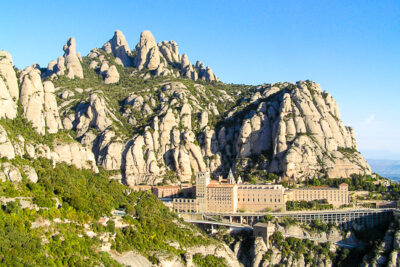 Discover the Montserrat Monastery: Opening Times and Must-See Attractions