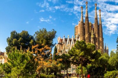 The Ultimate Guide to Staying near Sagrada Familia in Barcelona