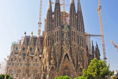 Exploring Barcelona: How Far is Sagrada Familia from Barcelona Cruise Port?