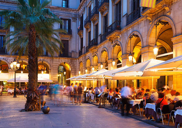 Discover the Best Restaurants near Sagrada Familia in Barcelona 2025