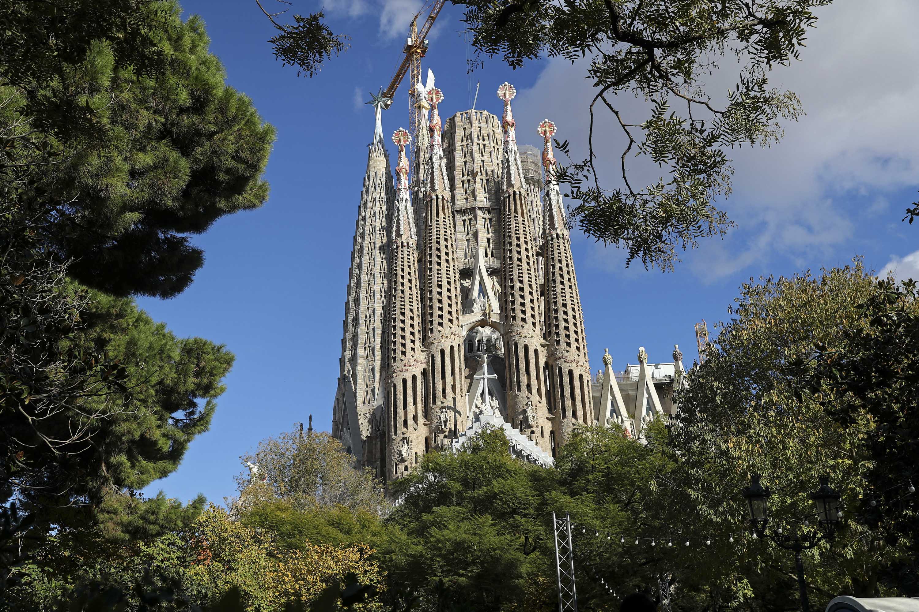 The Magnificent Sagrada Familia in Barcelona, Spain: A Pictorial Journey 2025