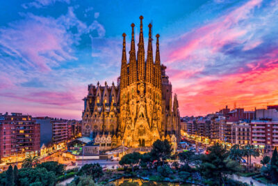 The Majestic Beauty of Sagrada Familia: Barcelona Wallpaper for Your Desktop