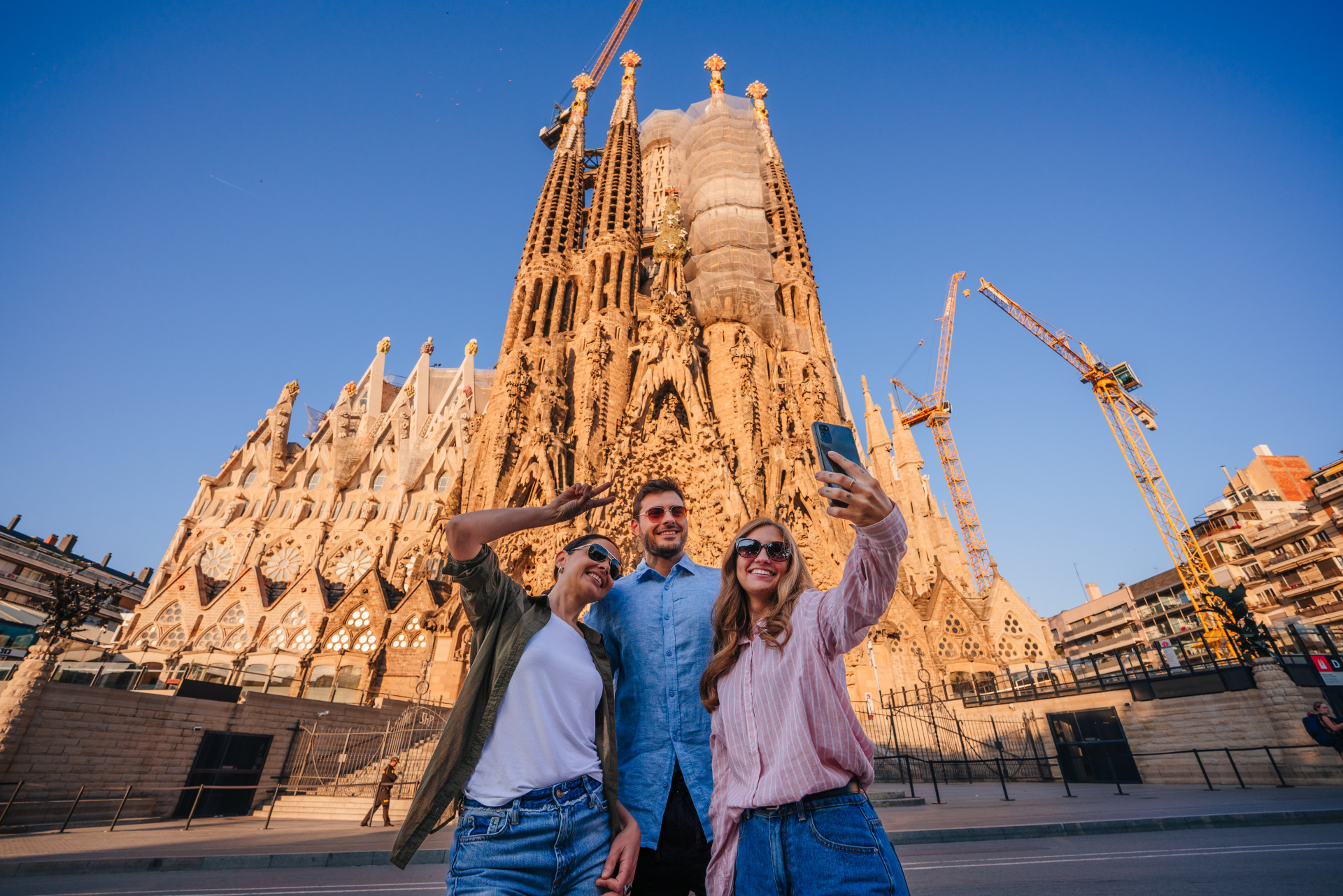 The Ultimate Barcelona Experience: Sagrada Familia Tour 2025