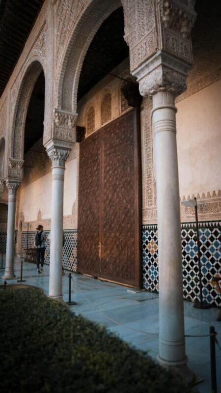 Descubriendo Granada: Historia, Arquitectura y Tapas 2026