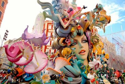 Falla en Valencia: Significado y Orígenes de la Fiesta de Interés Turístico 2025