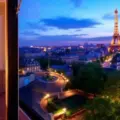 Hotel con vista a la Torre Eiffel en París 21 opciones disponibles