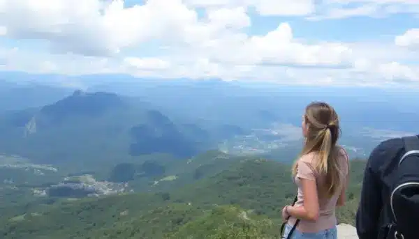 Viajar por el mundo con Claudia Liechavicius 2025