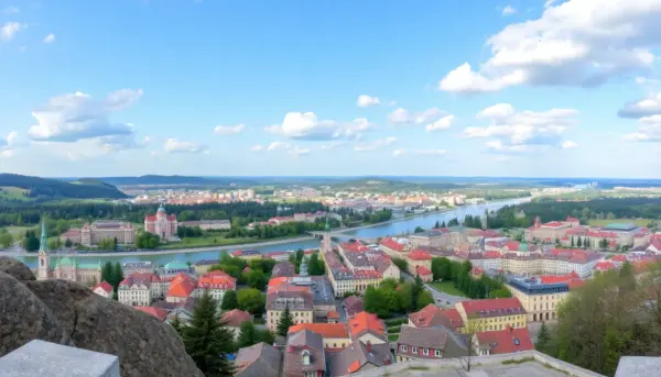Vistas panorámicas de Karlovy Vary desde el Mirador de Diana 2025